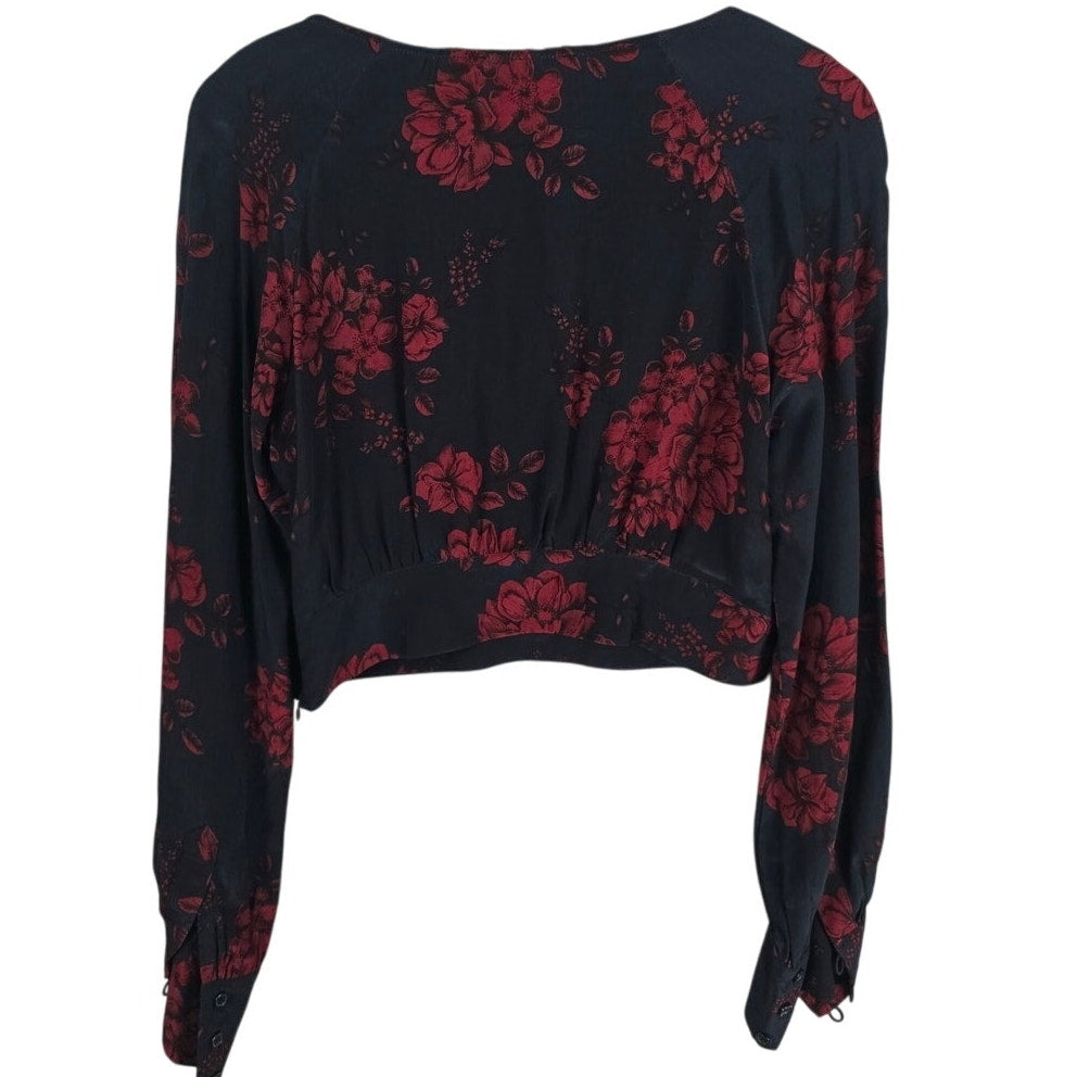 Navy Red Floral V-Neck Cropped Blouse Size 8