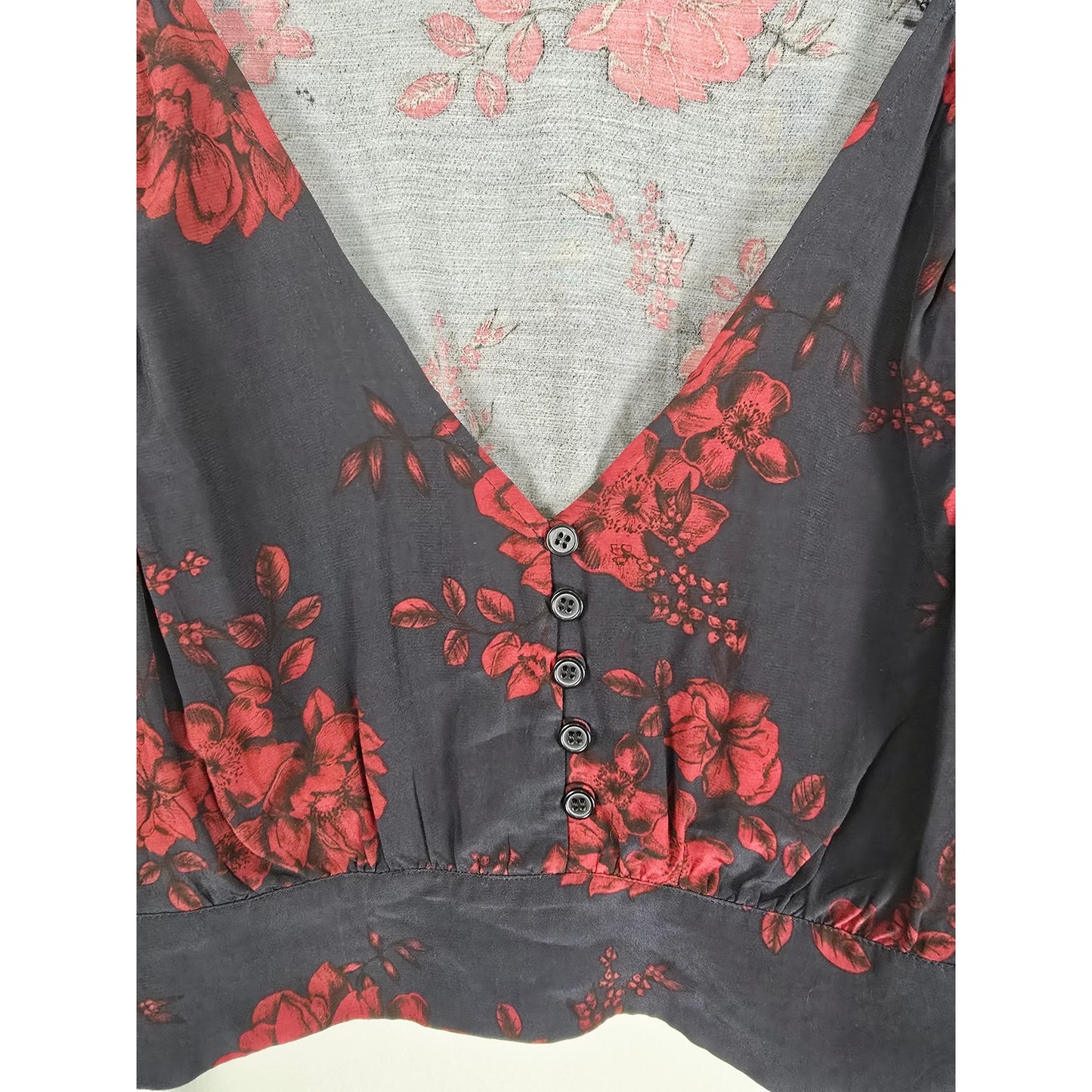 Navy Red Floral V-Neck Cropped Blouse Size 8
