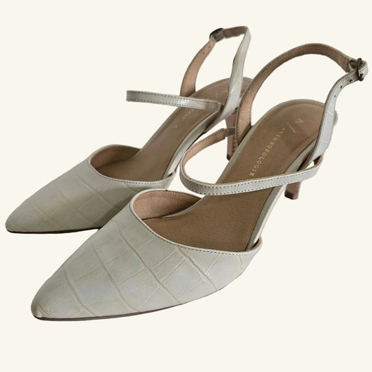 Ivory Croc Slingback Pumps Kitten Heel Size 7