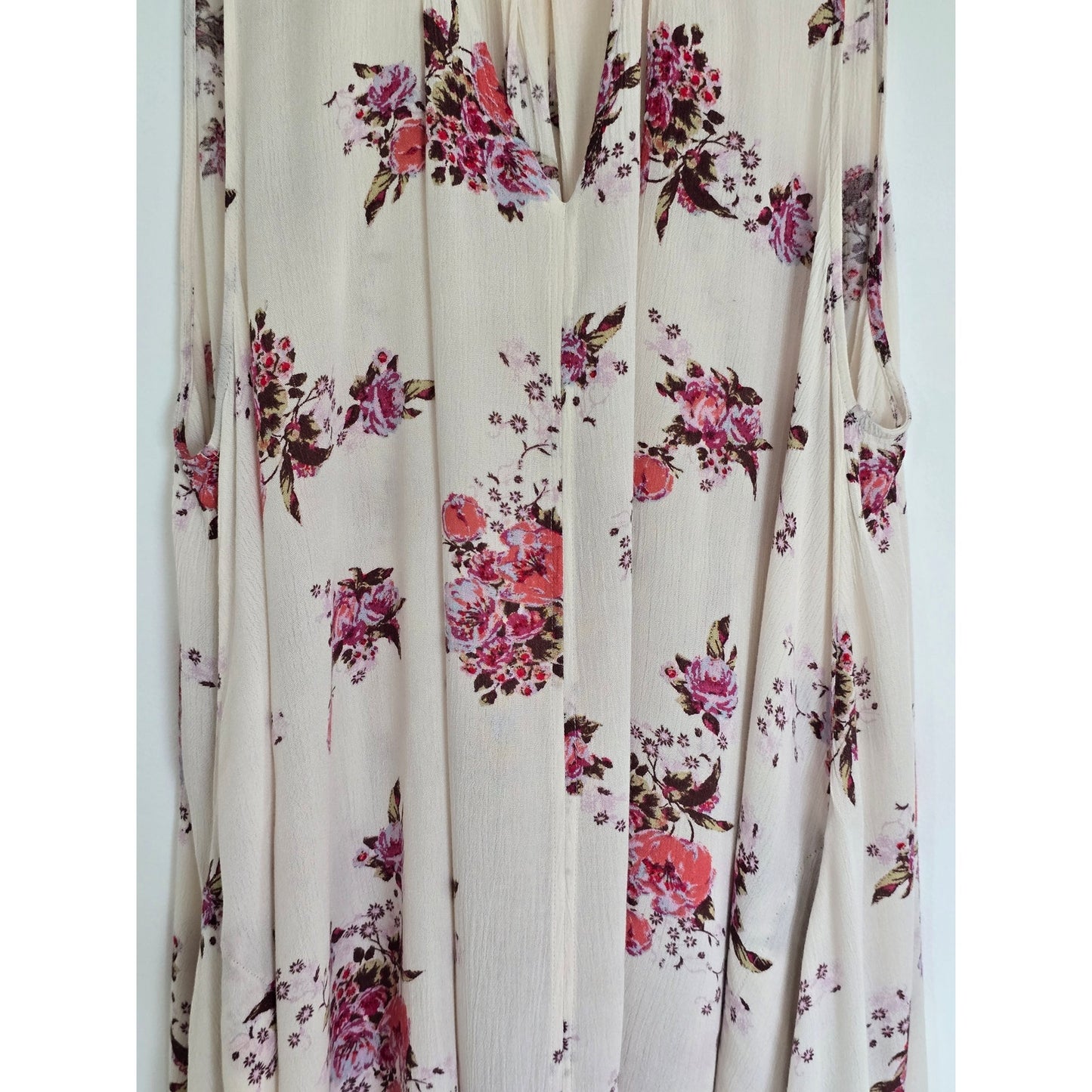 White & Pink Floral Mini Keyhole Dress Size M